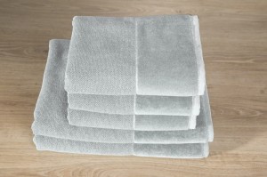 RĘCZNIK LUCY 70X140 EUROFIRANY SREBRNY 